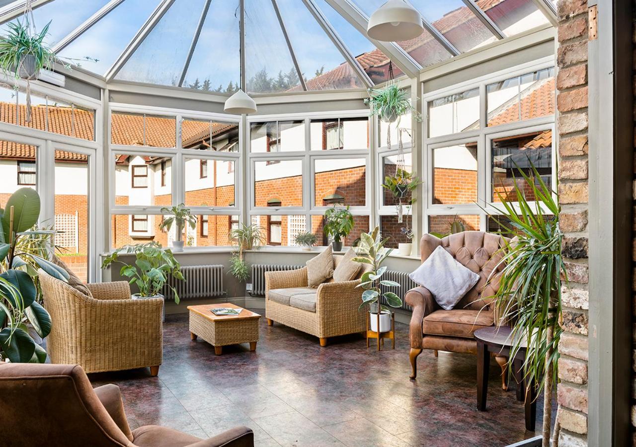Dragonfly Hotel Пітерборо Екстер'єр фото